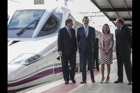 Prime Minister Mariano Rajoy joined Development Minister Ana Pastor and Juan Vicente Herrera, President of the Castilla y León regional government, to open the Valladolid - León high speed line.